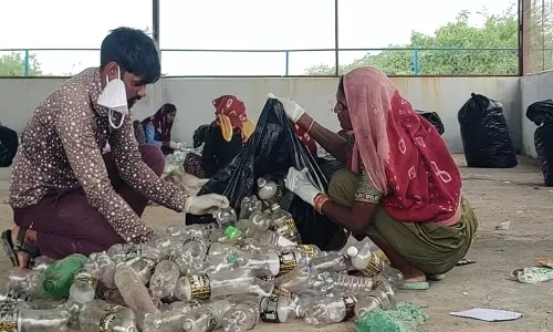 प्लास्टिक कचरा जुटाने पर ग्रामीणों को मिलेगा पैसा