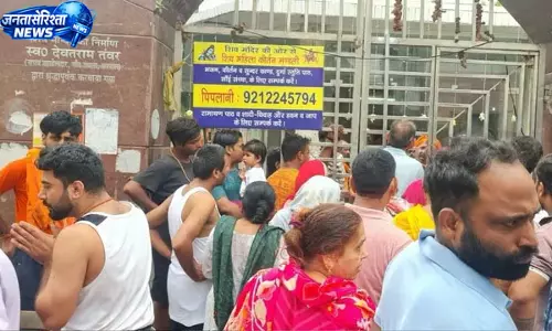 शिवरात्रि पर शिव मंदिर का गेट बंद मिलने से नाराज श्रद्धालु