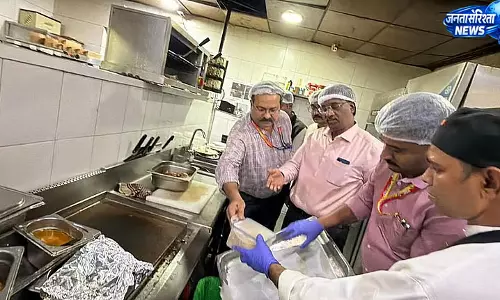 60 होटलों में छापेमारी, सड़ा मीट मिला