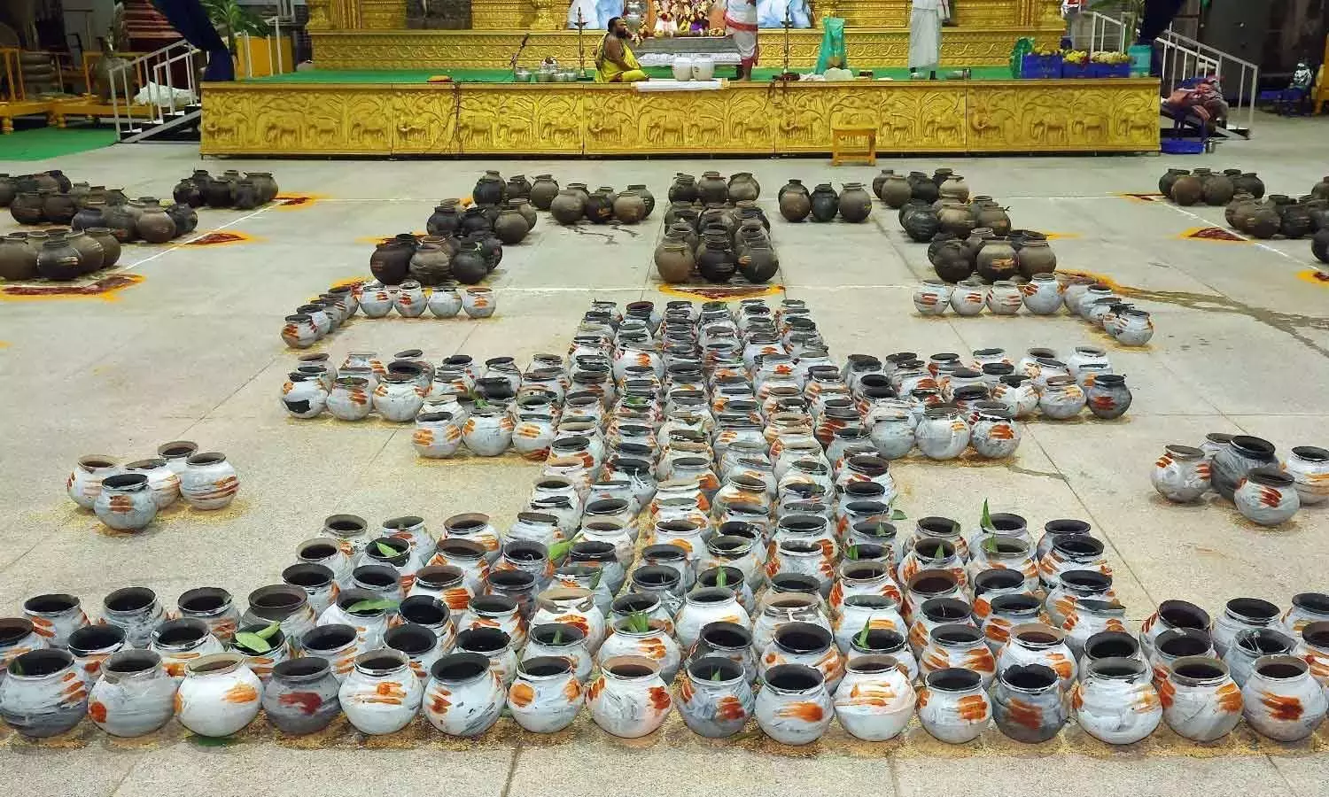 श्रीशैलम में सहस्र घटाभिषेकम किया गया श्रीशैलम में सहस्र घटाभिषेकम किया गया