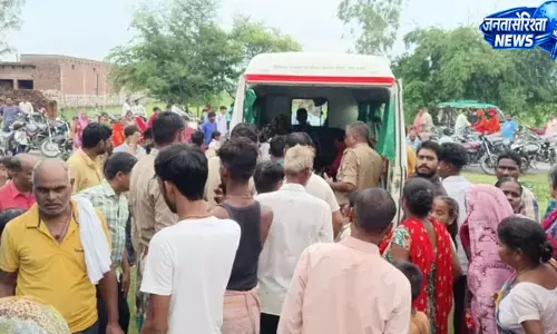 टिन शेड गिरने से 40 बच्चे दबे, 8 घायल टिन शेड गिरने से 40 बच्चे दबे, 8 घायल