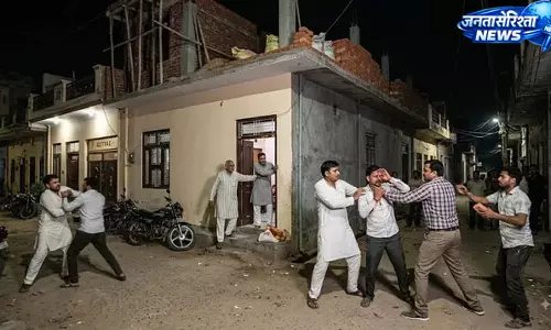 मकान निर्माण के विवाद में रिश्तेदारों से मारपीट, घर में घुसकर जान से मारने की धमकी मकान निर्माण के विवाद में रिश्तेदारों से मारपीट, घर में घुसकर जान से मारने की धमकी