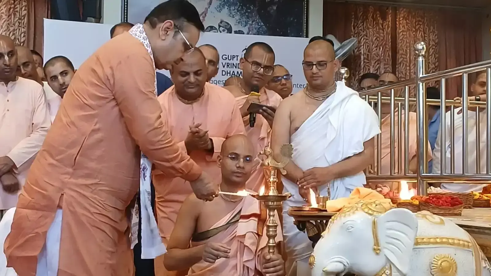 Jaipur: गुप्त वृंदावन धाम में भक्तिमय माहौल, सीएम ने किया शिला पूजन Jaipur: गुप्त वृंदावन धाम में भक्तिमय माहौल, सीएम ने किया शिला पूजन