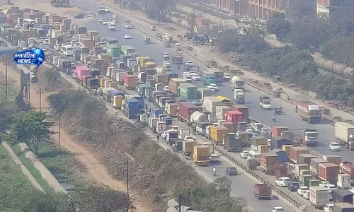 भिवंडी में जाम से हाहाकार, संकरी सड़कों पर घंटों फंसे वाहन