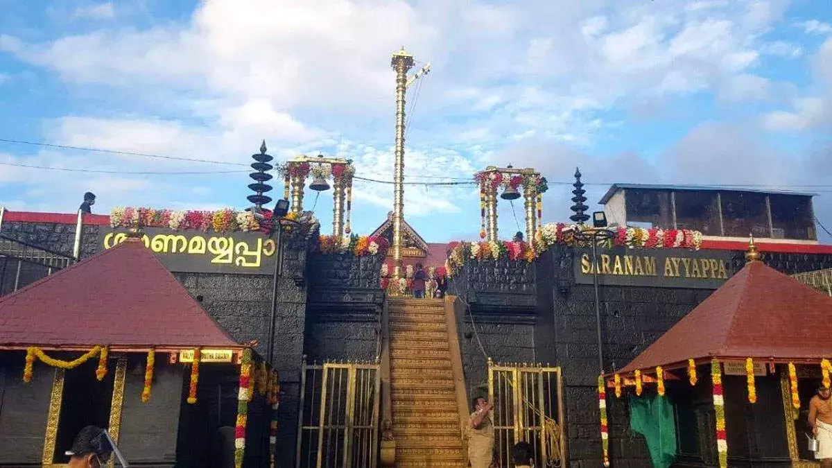 सबरीमाला मंदिर मामला: अक्टूबर में सुप्रीम कोर्ट सुनाएगा अंतिम फैसला सबरीमाला मंदिर मामला: अक्टूबर में सुप्रीम कोर्ट सुनाएगा अंतिम फैसला