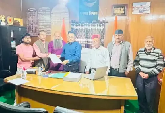 Jyotirmath: जोशीमठ भू-धंसाव के उपचार कार्यों पर उठे सवाल, तकनीकी जांच की मांग Jyotirmath: जोशीमठ भू-धंसाव के उपचार कार्यों पर उठे सवाल, तकनीकी जांच की मांग