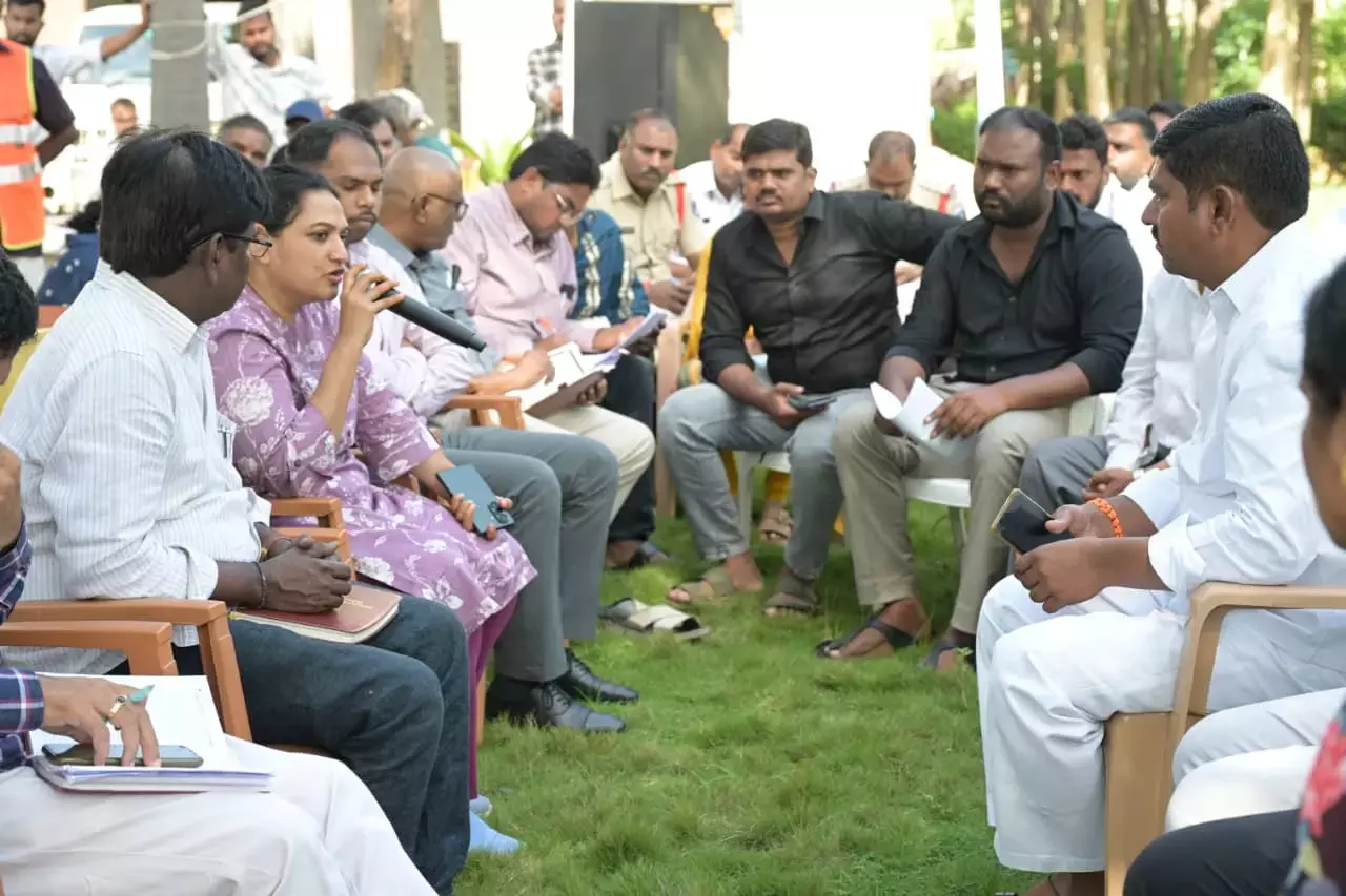 Telangana: सुराराम में हर दिन एक वार्ड कार्यक्रम में उठाए गए नागरिक मुद्दे Telangana: सुराराम में हर दिन एक वार्ड कार्यक्रम में उठाए गए नागरिक मुद्दे