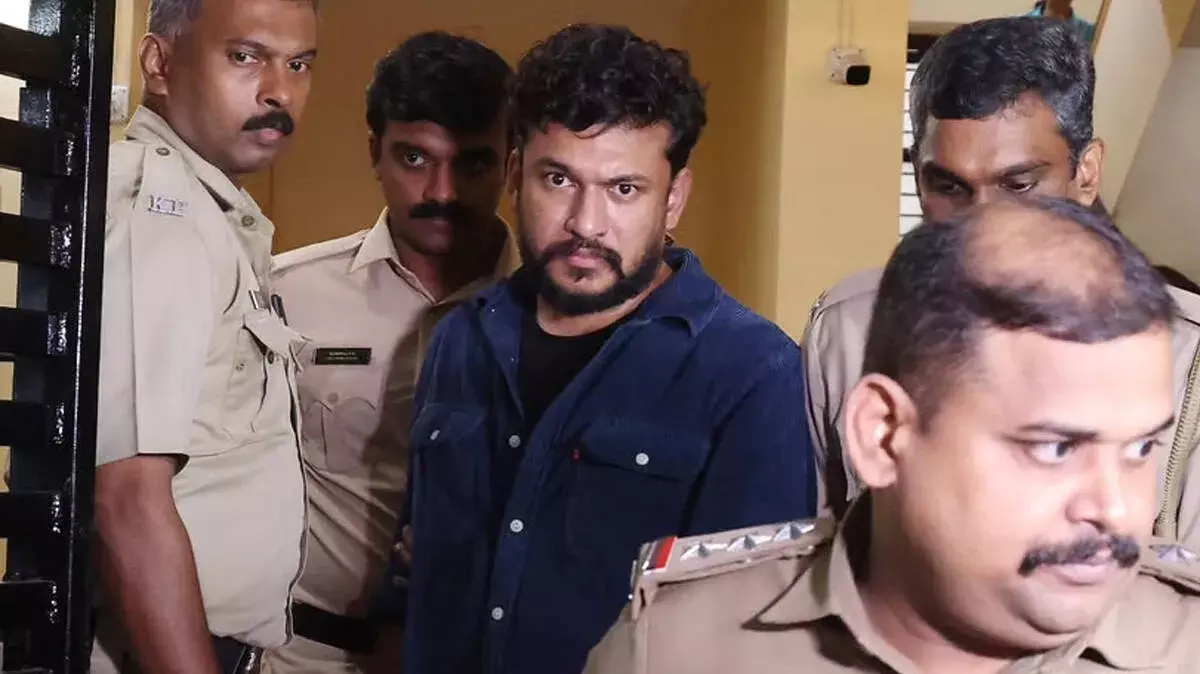 kerala: अयांकी गिरोह पर शिकंजा, साइबर पुलिस ने मांगी 5 दिन की रिमांड kerala: अयांकी गिरोह पर शिकंजा, साइबर पुलिस ने मांगी 5 दिन की रिमांड