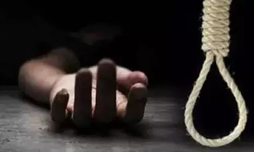 Faridabad: बीमारी से परेशान युवती ने उठाया खौफनाक कदम, फंदा लगाकर दी जान Faridabad: बीमारी से परेशान युवती ने उठाया खौफनाक कदम, फंदा लगाकर दी जान