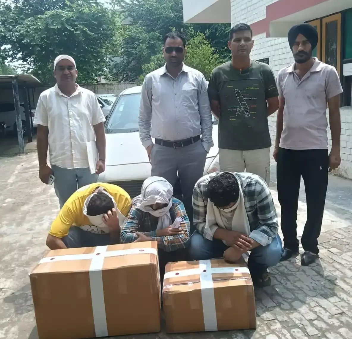 Sirsa: नशा तस्करी के खिलाफ कार्रवाई, प्रतिबंधित गोलियों के साथ तीन दबोचे Sirsa: नशा तस्करी के खिलाफ कार्रवाई, प्रतिबंधित गोलियों के साथ तीन दबोचे