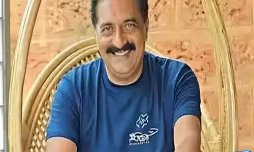 वोटर लिस्ट से नाम हटने पर प्रकाश राज का सरकार पर तंज वोटर लिस्ट से नाम हटने पर प्रकाश राज का सरकार पर तंज