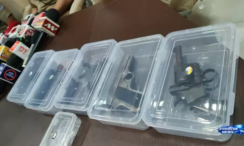 इंदौर में बड़ा खुलासा पार्टी से पहले 5 हथियार जब्त इंदौर में बड़ा खुलासा पार्टी से पहले 5 हथियार जब्त