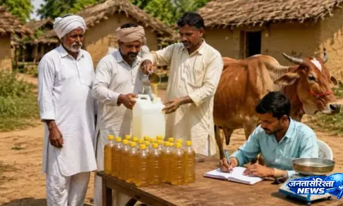 गोमूत्र बना कमाई का जरिया बुलंदशहर में 500 लीटर रोजाना संग्रह
