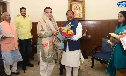 मंत्री रामविचार नेताम ने केंद्रीय मंत्री नितिन गडकरी से की सौजन्य भेंट मंत्री रामविचार नेताम ने केंद्रीय मंत्री नितिन गडकरी से की सौजन्य भेंट