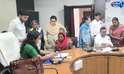 जिला पंचायत CEO अनुपमा आनंद ने कलेक्टर जनदर्शन में आमजनों की सुनी समस्याएं जिला पंचायत CEO अनुपमा आनंद ने कलेक्टर जनदर्शन में आमजनों की सुनी समस्याएं