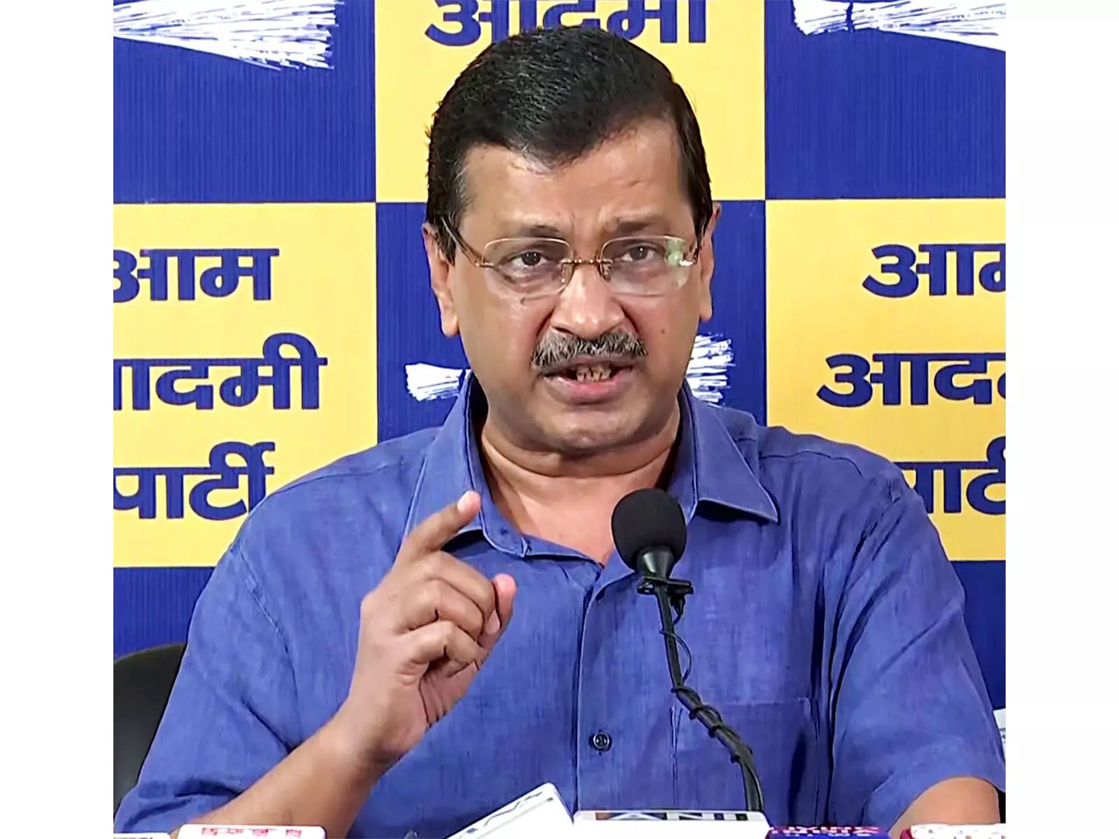 ‘PMO से आदेश आया था?’ BJP पर केजरीवाल का हमला ‘PMO से आदेश आया था?’ BJP पर केजरीवाल का हमला