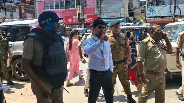 एसपी की बर्खास्तगी की मांग को लेकर प्रदर्शन, जेपी चौक समेत आसपास का इलाका छावनी में तब्दील एसपी की बर्खास्तगी की मांग को लेकर प्रदर्शन, जेपी चौक समेत आसपास का इलाका छावनी में तब्दील