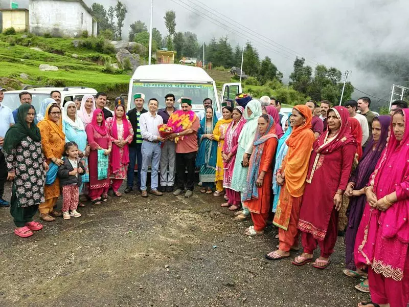 Dharamsala 79 साल का इंतजार खत्म, गांव में बस सेवा शुरू Dharamsala 79 साल का इंतजार खत्म, गांव में बस सेवा शुरू