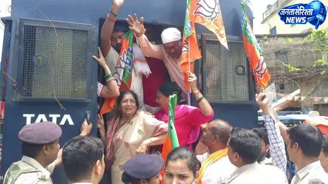 छात्रों पर लाठीचार्ज के विरोध में भाजपा का झारखंड बंद छात्रों पर लाठीचार्ज के विरोध में भाजपा का झारखंड बंद