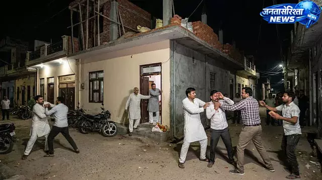 मकान निर्माण के विवाद में रिश्तेदारों से मारपीट, घर में घुसकर जान से मारने की धमकी मकान निर्माण के विवाद में रिश्तेदारों से मारपीट, घर में घुसकर जान से मारने की धमकी