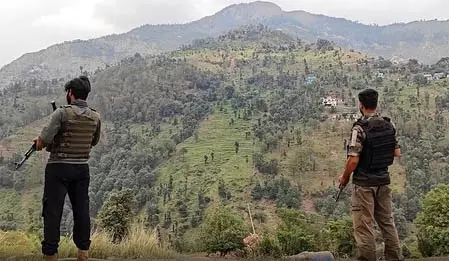 Poonch में संदिग्ध गतिविधि, सर्च ऑपरेशन जारी Poonch में संदिग्ध गतिविधि, सर्च ऑपरेशन जारी