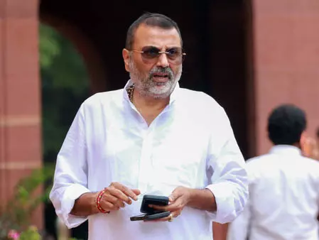 Delhi पेपर लीक केस में गिरफ्तारी पर दुबे ने उठाए सवाल Delhi पेपर लीक केस में गिरफ्तारी पर दुबे ने उठाए सवाल