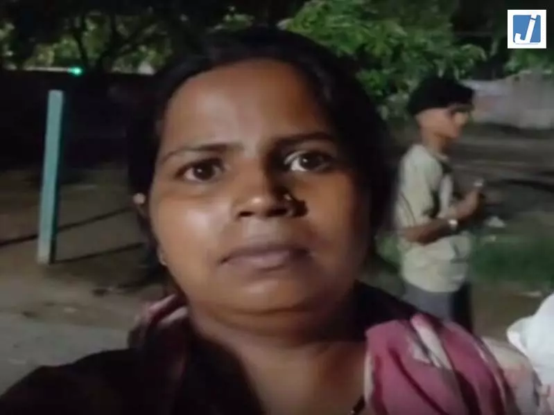 5वीं कक्षा के छात्र की करंट से मौत, परिजनों ने स्कूल प्रशासन पर लापरवाही का आरोप लगाया 5वीं कक्षा के छात्र की करंट से मौत, परिजनों ने स्कूल प्रशासन पर लापरवाही का आरोप लगाया
