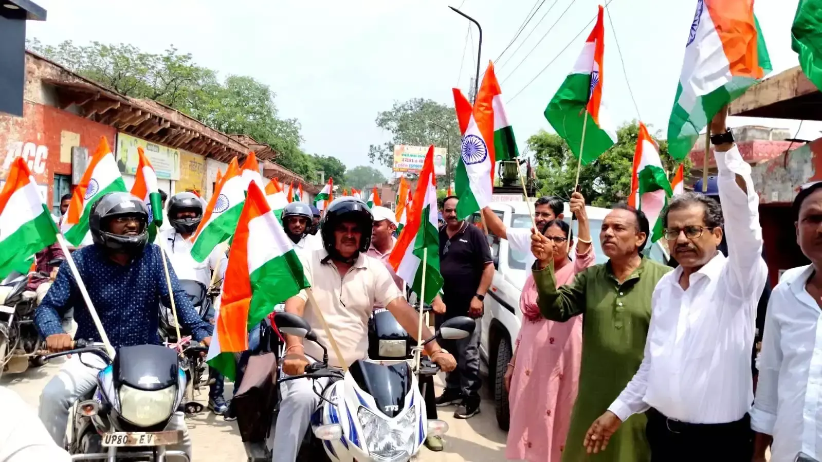Dholpur: हर घर तिरंगा अभियान के तहत बाइक रैली से दिया एकता का संदेश Dholpur: हर घर तिरंगा अभियान के तहत बाइक रैली से दिया एकता का संदेश