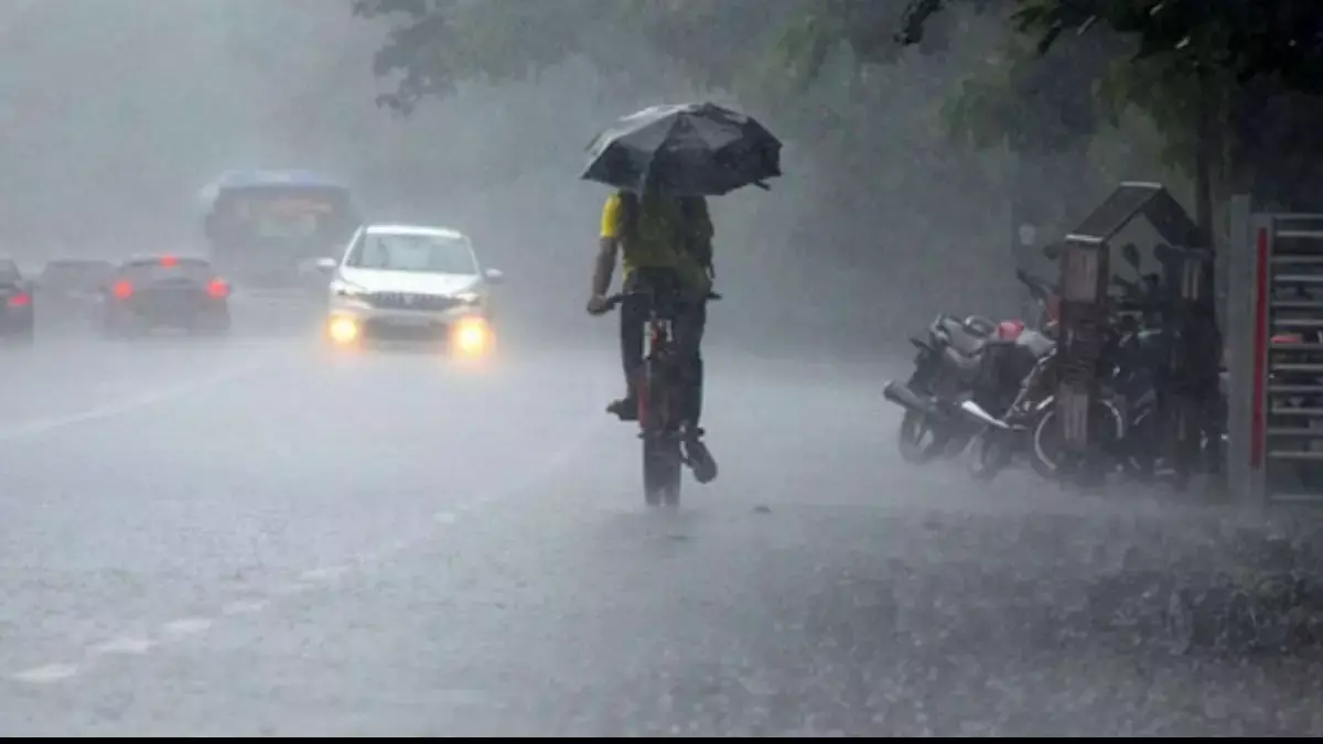 Jaipur: राजस्थान में भारी बारिश की चेतावनी, 17 जिलों में यलो अलर्ट Jaipur: राजस्थान में भारी बारिश की चेतावनी, 17 जिलों में यलो अलर्ट