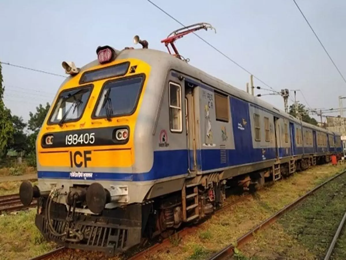 Kharagpur: बालेश्वर स्टेशन पर काम के चलते मेमू ट्रेनों का परिचालन रद्द Kharagpur: बालेश्वर स्टेशन पर काम के चलते मेमू ट्रेनों का परिचालन रद्द
