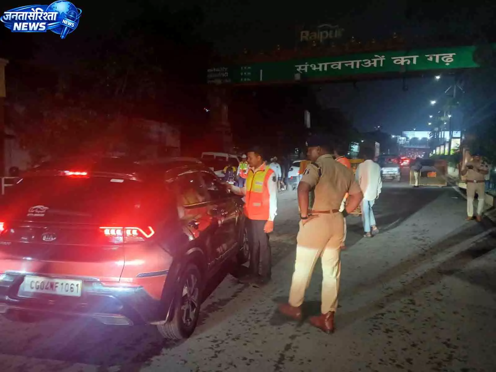 रायपुर में ड्रंक एंड ड्राइव पर सख्ती, 78 वाहन चालकों पर की कार्रवाई रायपुर में ड्रंक एंड ड्राइव पर सख्ती, 78 वाहन चालकों पर की कार्रवाई