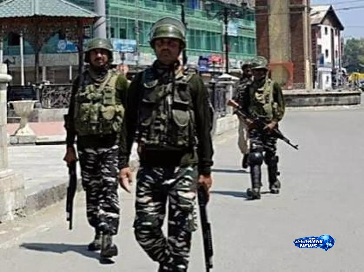 कश्मीर में बढ़ा खतरा पंडित कर्मचारियों से कहा गया ऑफिस न आएं कश्मीर में बढ़ा खतरा पंडित कर्मचारियों से कहा गया ऑफिस न आएं