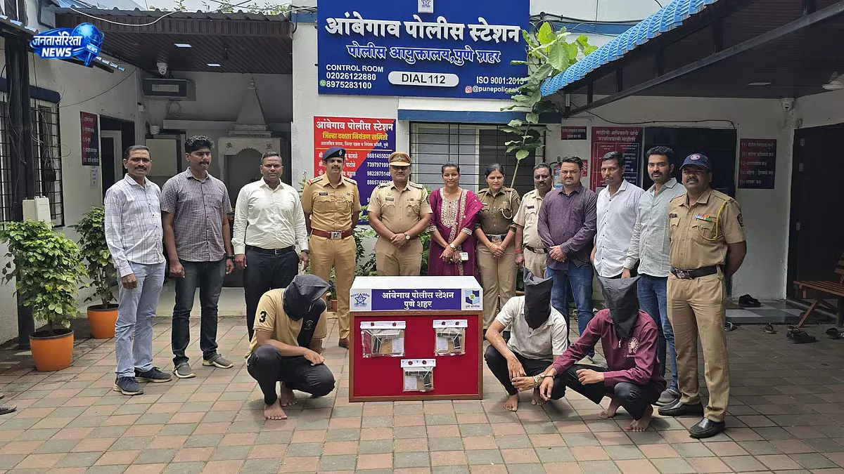 जंभुलवाड़ी में 3 गिरफ्तार, 3 देसी पिस्तौल बरामद जंभुलवाड़ी में 3 गिरफ्तार, 3 देसी पिस्तौल बरामद