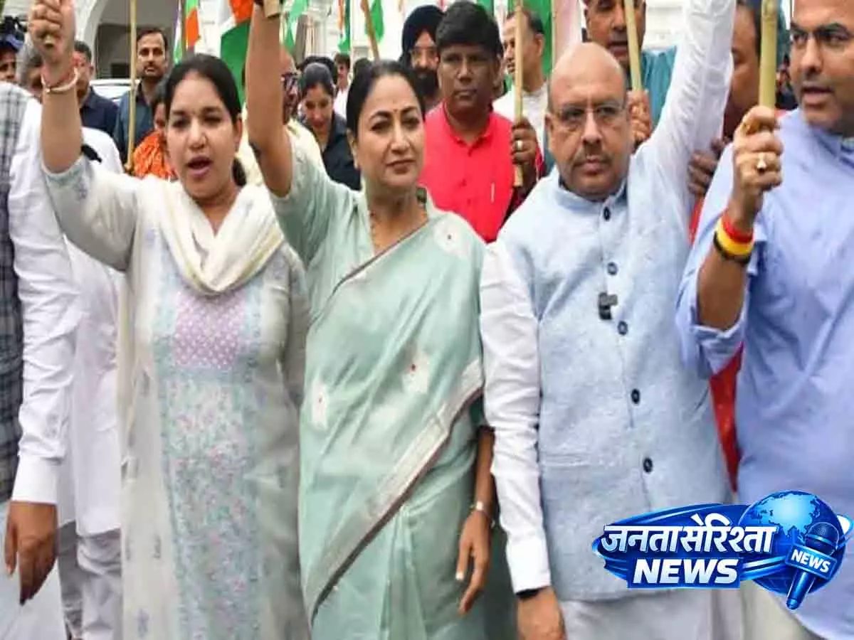 विजेंद्र और रेखा गुप्ता के नेतृत्व में दिल्ली विधानसभा में तिरंगा यात्रा विजेंद्र और रेखा गुप्ता के नेतृत्व में दिल्ली विधानसभा में तिरंगा यात्रा