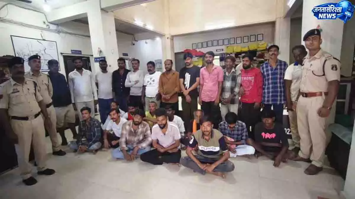 बिलासपुर पुलिस का बड़ा कॉम्बिंग ऑपरेशन, 126 वारंटी गिरफ्तार बिलासपुर पुलिस का बड़ा कॉम्बिंग ऑपरेशन, 126 वारंटी गिरफ्तार