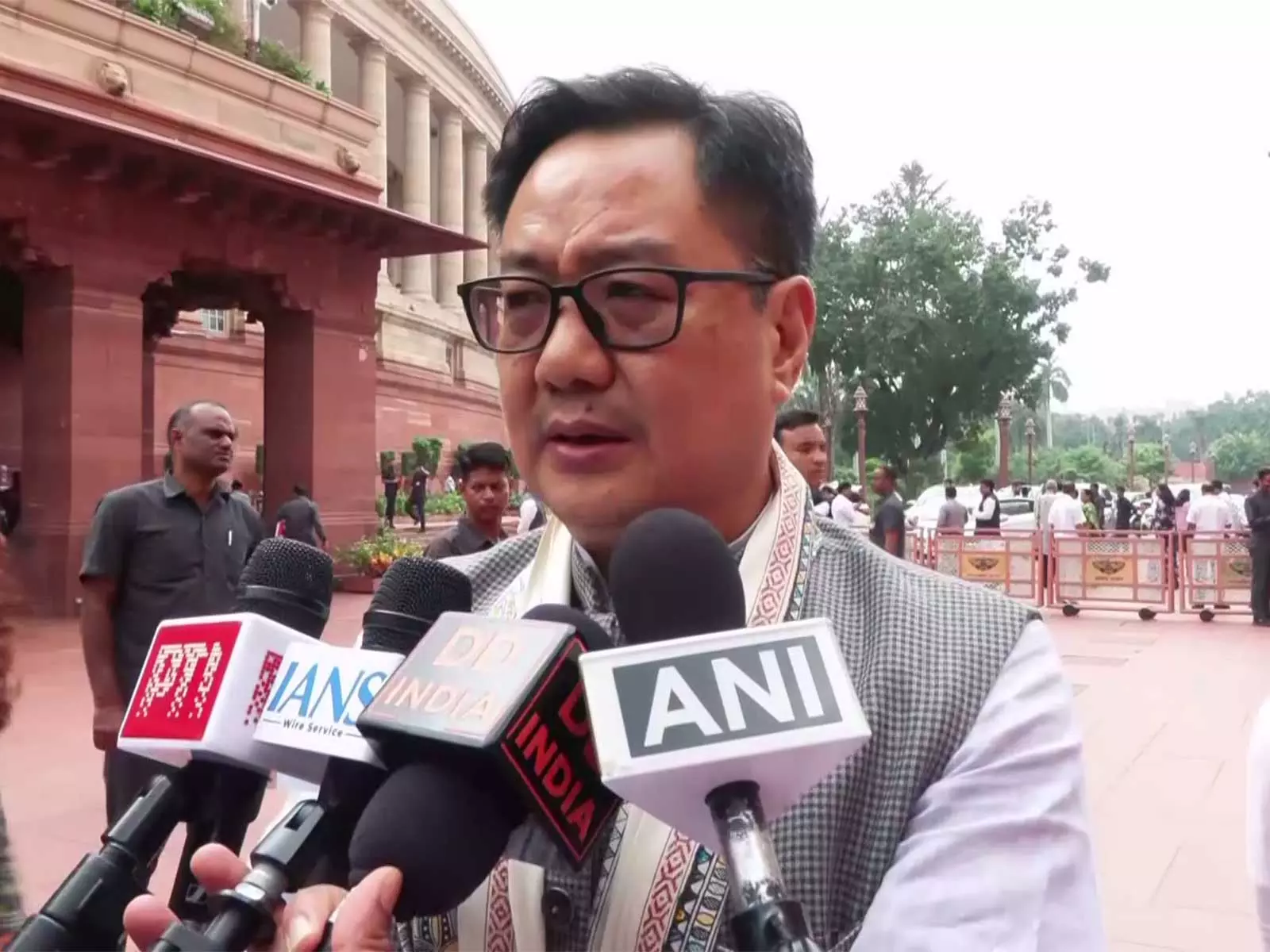 छात्र प्रदर्शन मुद्दे पर कांग्रेस को रिजिजू की चुनौती छात्र प्रदर्शन मुद्दे पर कांग्रेस को रिजिजू की चुनौती