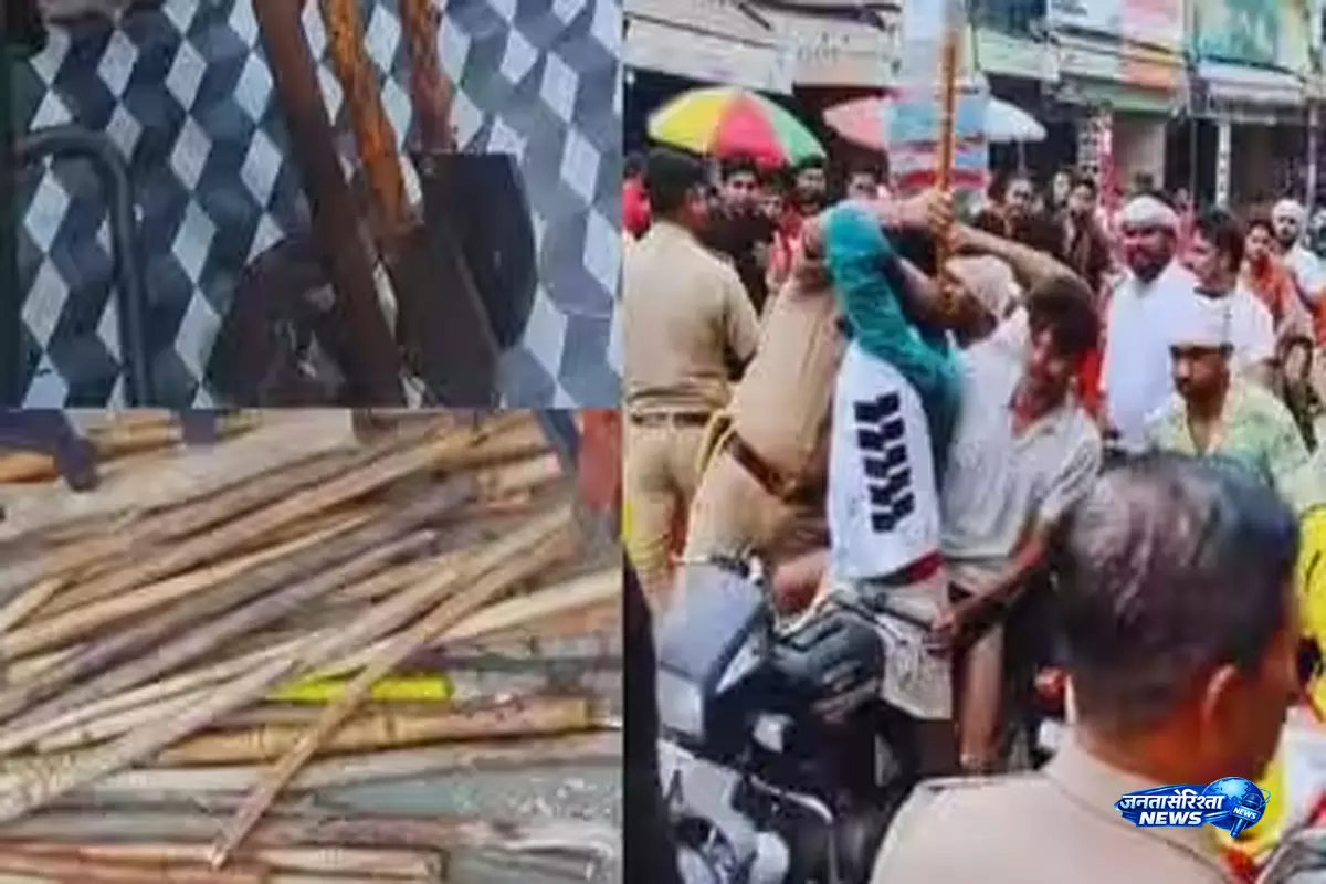 मुजफ्फरनगर में कांवड़ियों पर पुलिस की सख्ती फरसे और डंडे जब्त मुजफ्फरनगर में कांवड़ियों पर पुलिस की सख्ती फरसे और डंडे जब्त
