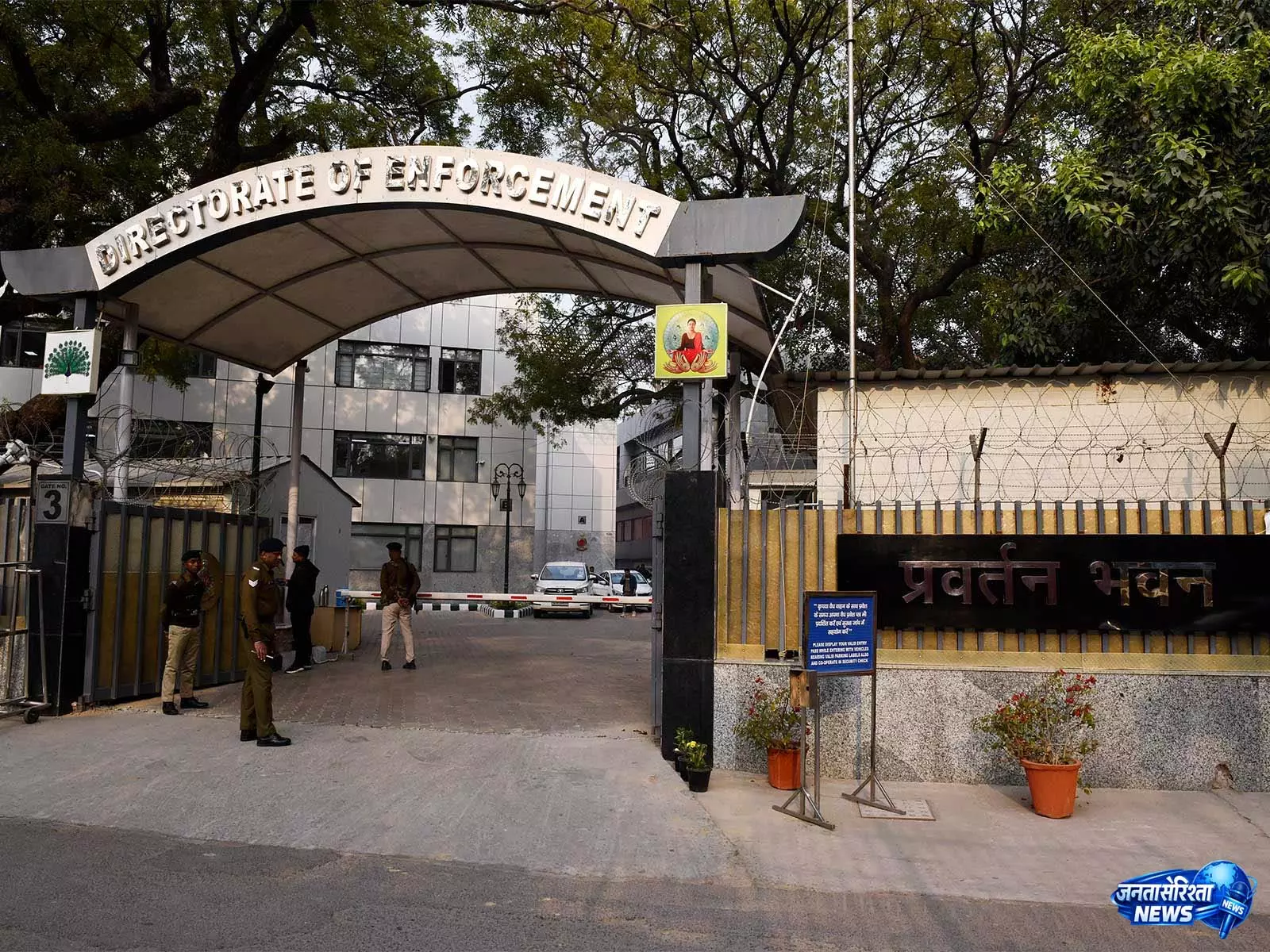 कर्नाटक में ED की बड़ी छापेमारी, ₹2,110 करोड़ केस कर्नाटक में ED की बड़ी छापेमारी, ₹2,110 करोड़ केस