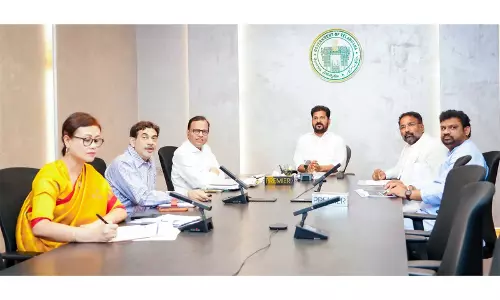तेलंगाना के मुख्यमंत्री रेवंत रेड्डी ने खेलो इंडिया यूथ गेम्स 2026 की तैयारियों की समीक्षा की तेलंगाना के मुख्यमंत्री रेवंत रेड्डी ने खेलो इंडिया यूथ गेम्स 2026 की तैयारियों की समीक्षा की