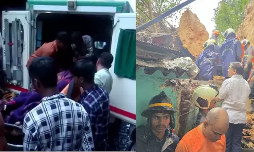 मुंबई के घाटकोपर में भूस्खलन से दो लोगों की मौत, छह के मलबे में दबे होने की आशंका