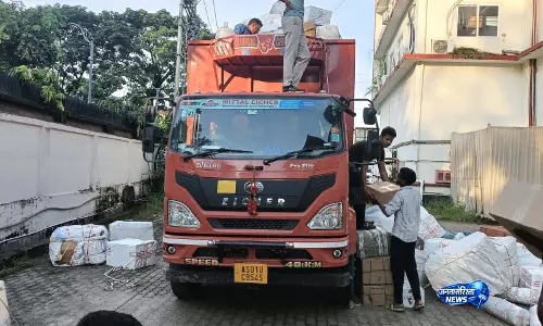 असम में शराब तस्करी गिरोह का भंडाफोड़ असम में शराब तस्करी गिरोह का भंडाफोड़
