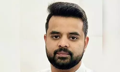 परप्पना अग्रहारा जेल में प्रज्वल रेवन्ना के पास मोबाइल मिला, VIP सुविधाओं के आरोपों की जांच तेज परप्पना अग्रहारा जेल में प्रज्वल रेवन्ना के पास मोबाइल मिला, VIP सुविधाओं के आरोपों की जांच तेज