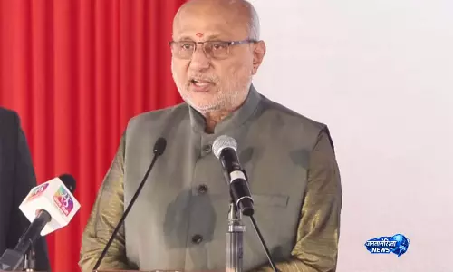 उपराष्ट्रपति ने दिल्ली में ‘हर घर तिरंगा’ बाइक रैली को हरी झंडी दिखाई उपराष्ट्रपति ने दिल्ली में ‘हर घर तिरंगा’ बाइक रैली को हरी झंडी दिखाई