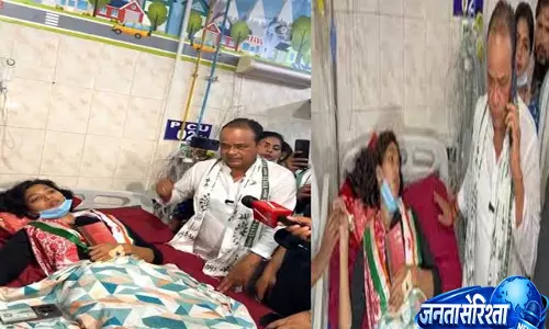 रांची में छात्रा की तबीयत बिगड़ने पर पहुंचे स्वास्थ्य मंत्री इरफान अंसारी रांची में छात्रा की तबीयत बिगड़ने पर पहुंचे स्वास्थ्य मंत्री इरफान अंसारी
