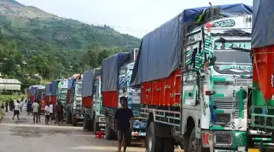 नाकेबंदी हटने से मणिपुर में राहत NH-202 पर दौड़े 450 से अधिक ट्रक
