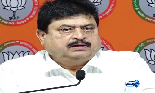 BJP नेता ने हेमंत सोरेन पर साधा निशाना BJP नेता ने हेमंत सोरेन पर साधा निशाना