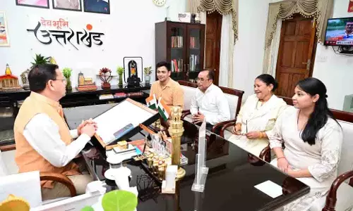 मुख्यमंत्री धामी से मिले शेफ केसर सिंह नेगी, सहयोग के लिए जताया आभार मुख्यमंत्री धामी से मिले शेफ केसर सिंह नेगी, सहयोग के लिए जताया आभार