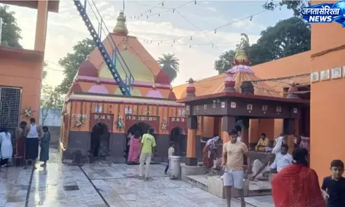 ढाढ़र नदी के तट पर आस्था का केंद्र संडेश्वर धाम, सावन में उमड़ते हैं श्रद्धालु ढाढ़र नदी के तट पर आस्था का केंद्र संडेश्वर धाम, सावन में उमड़ते हैं श्रद्धालु