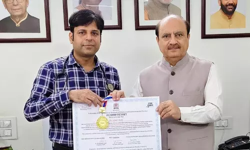 डायबिटीज देखभाल में डॉ. अनेजा सम्मानित किया गया