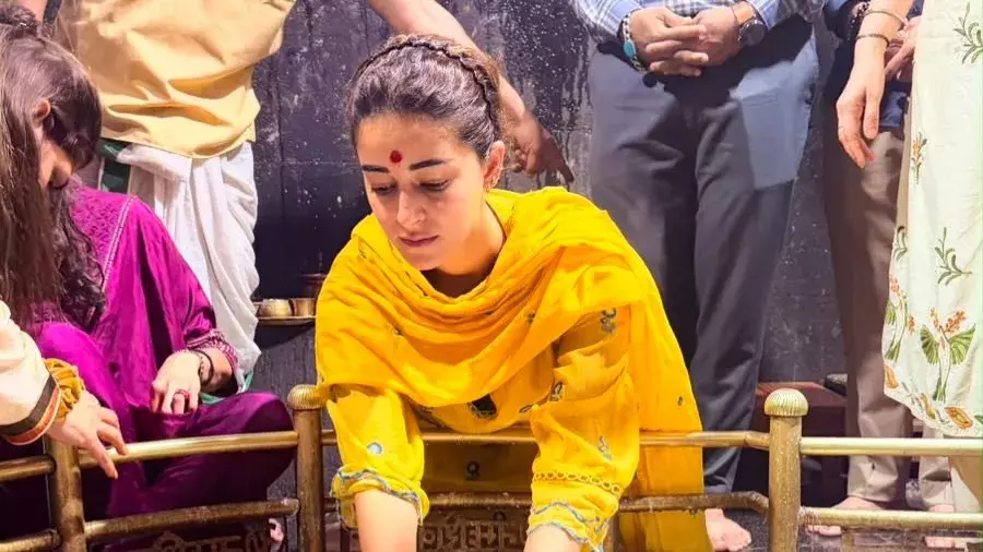 Ananya Panday: सावन शिवरात्रि के अवसर पर भीमाशंकर मंदिर में की पूजा